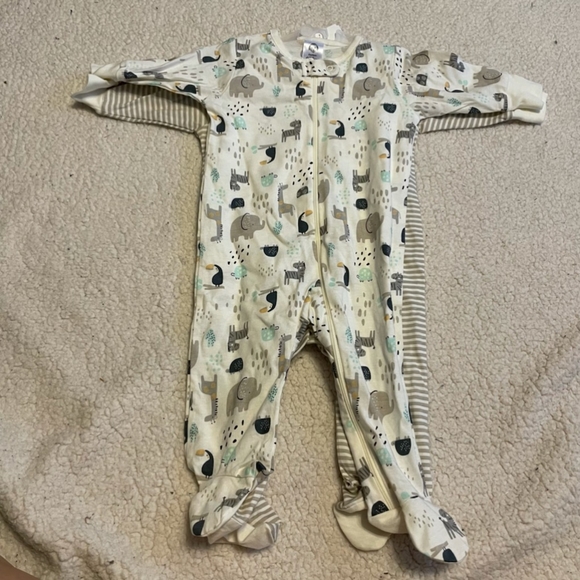 2 pc 3-6 month gerber one piece set - Picture 10 of 14